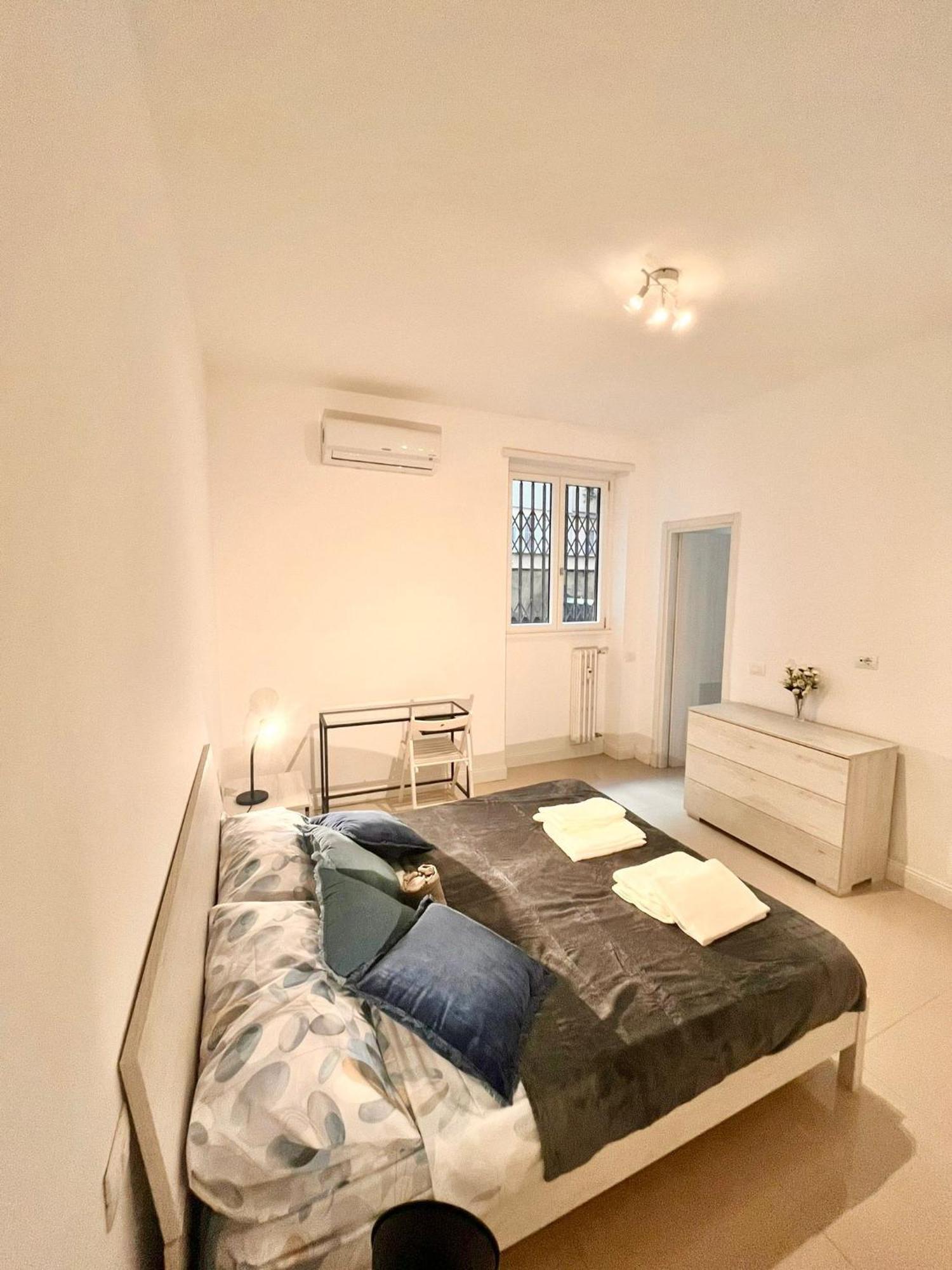 Double With Private Bathroom In Shared Séjour chez l'habitant *